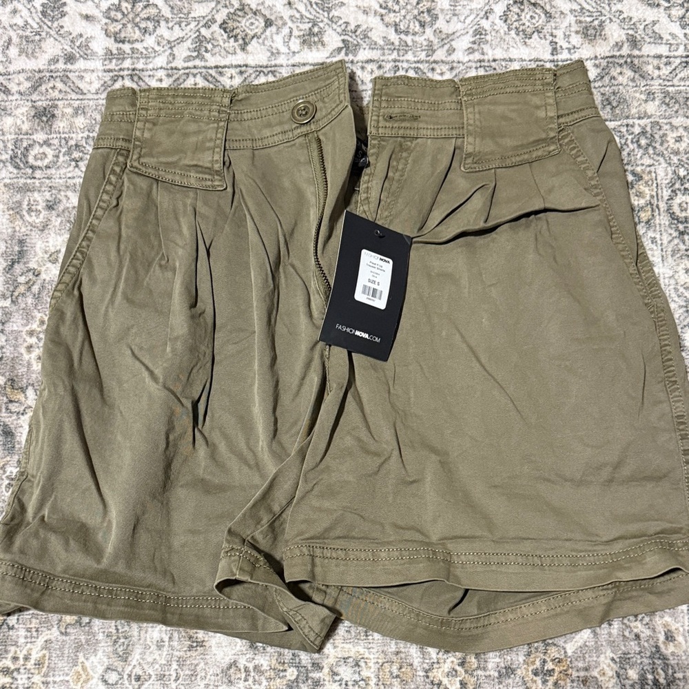Fashion nova Olive Women's Cargo Shorts